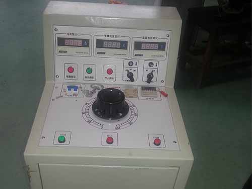 大（dà）電流發（fā）生器